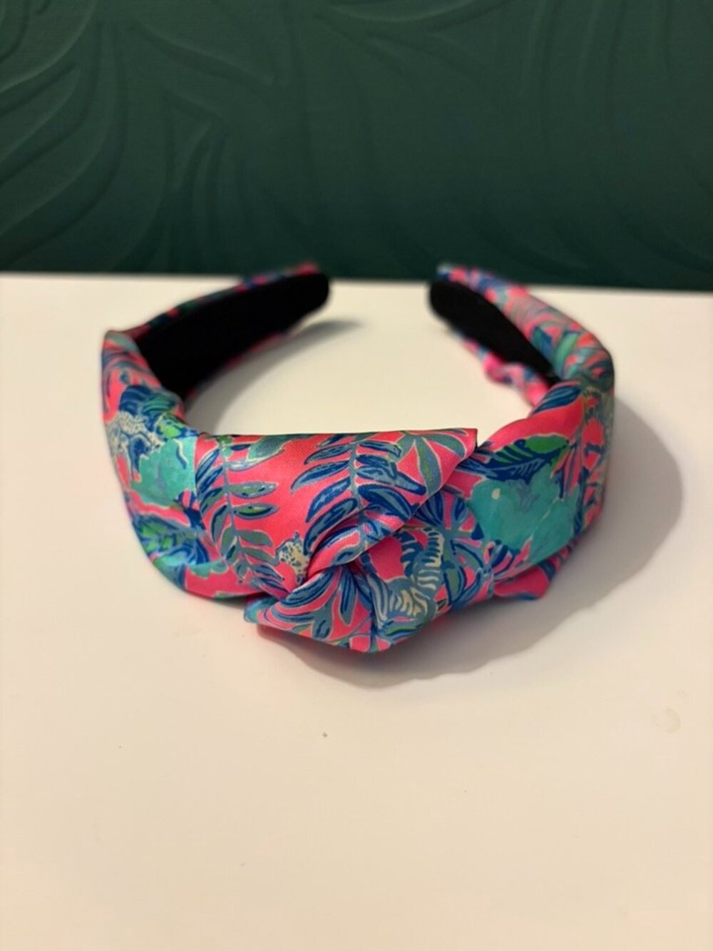 lilly pulitzer satin knotted headband in splendor in the sand print